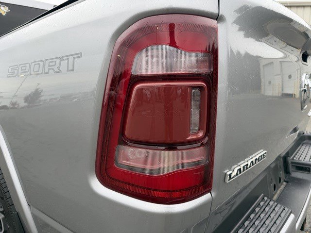 2019 Ram 1500 Laramie photo 4