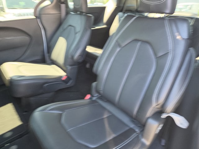 2026 Chrysler Pacifica Select - Photo 9