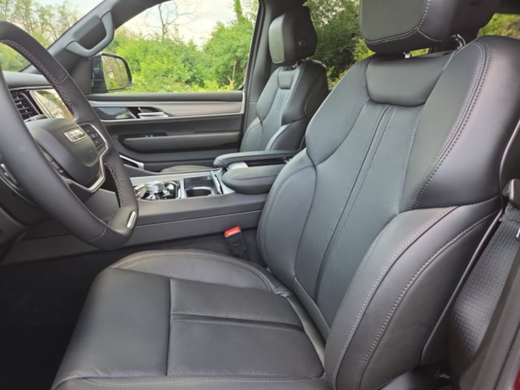 New 2026 Jeep Grand Wagoneer LIMITED ALTITUDE 4X4 Sport Utility