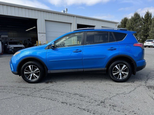 Used 2018 Toyota RAV4 XLE with VIN JTMRFREV7JJ736007 for sale in Mechanicsburg, PA