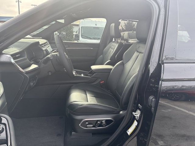 2024 Jeep Grand Cherokee Overland 4xe - Photo 17