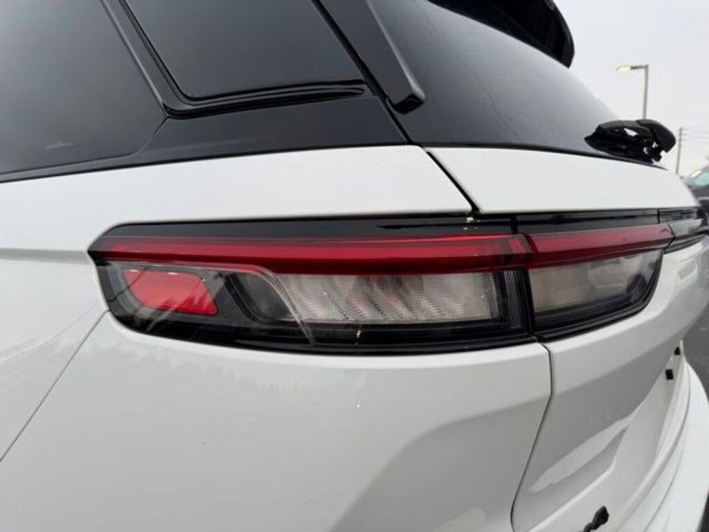 Used 2023 Jeep Grand Cherokee Altitude SUV