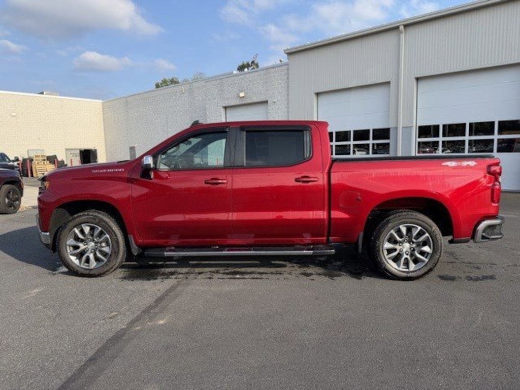 Used 2021 Chevrolet Silverado 1500 LT Truck Crew Cab