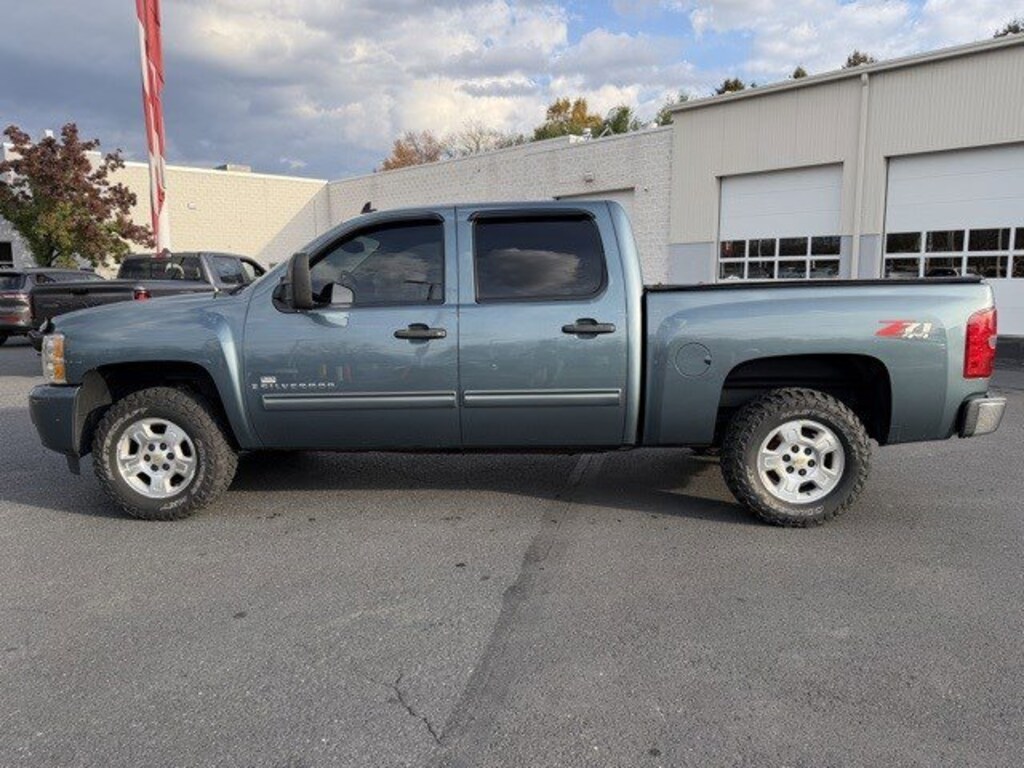Used 2009 Chevrolet Silverado 1500 LT Truck Crew Cab