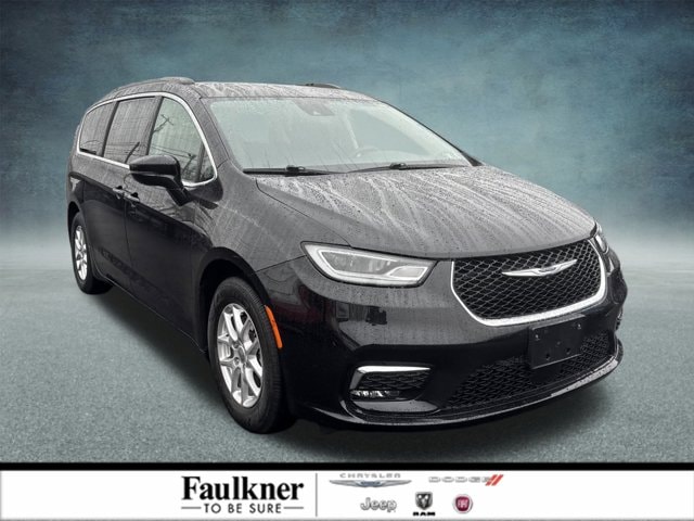 2022 Chrysler Pacifica Touring L's photo
