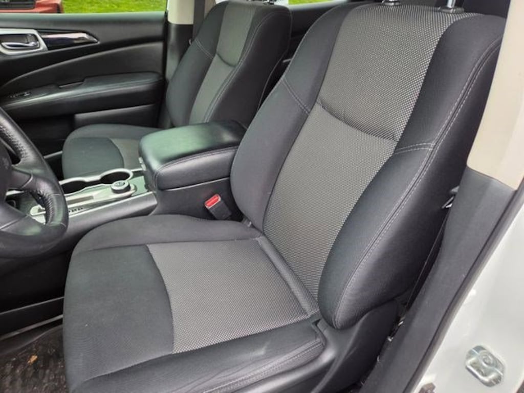 Used 2018 Nissan Pathfinder SV SUV
