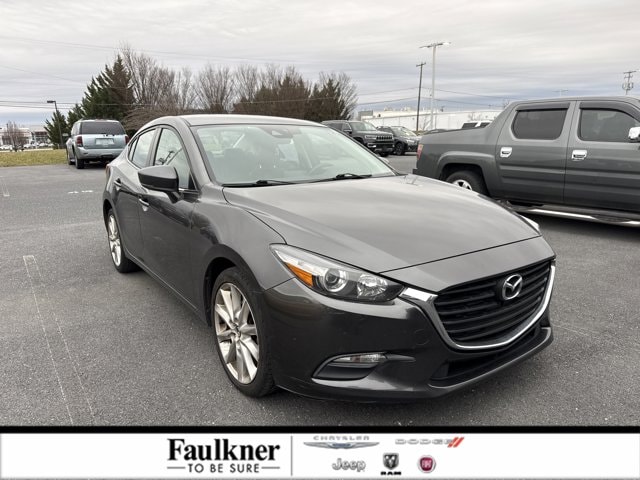 2017 Mazda Mazda3 Touring's photo