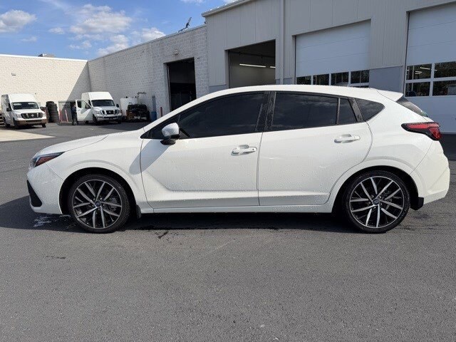 2024 Subaru Impreza Sport photo 2