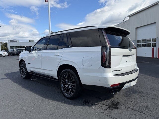 2024 Cadillac Escalade V-Series photo 3
