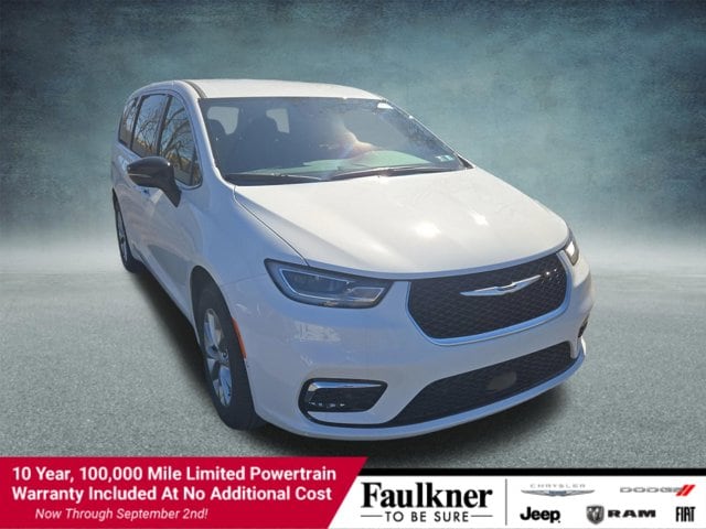 2026 Chrysler Pacifica Select AWD's photo