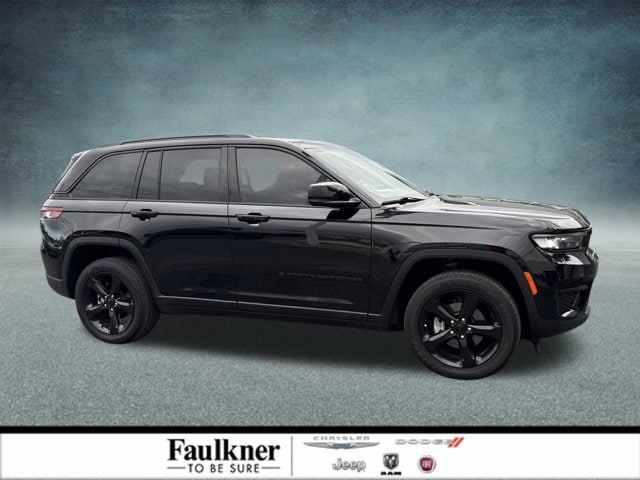 2023 Jeep Grand Cherokee Altitude's photo