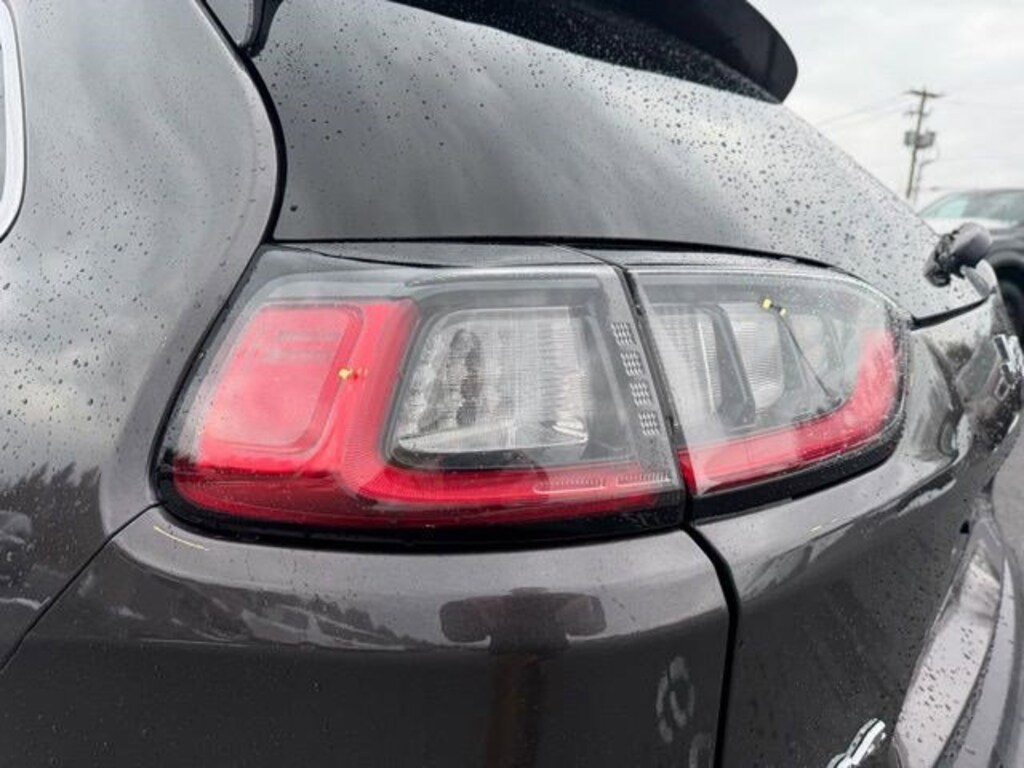 Used 2019 Jeep Cherokee Limited SUV