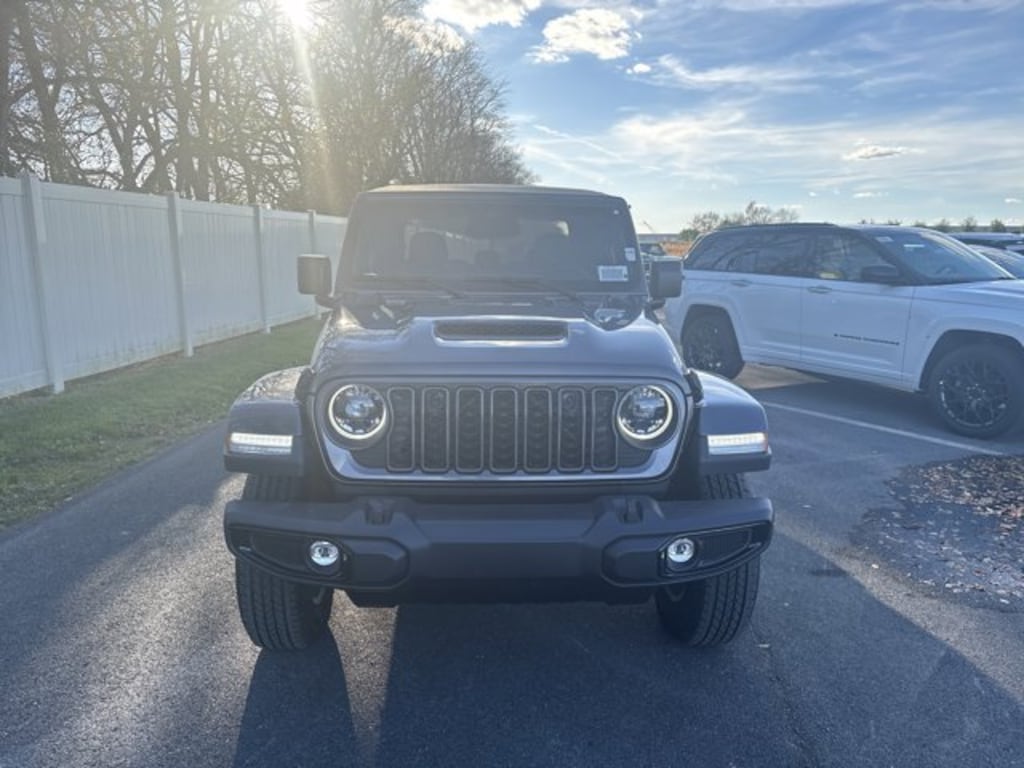 New 2026 Jeep Gladiator SPORT S 4X4 Pickup