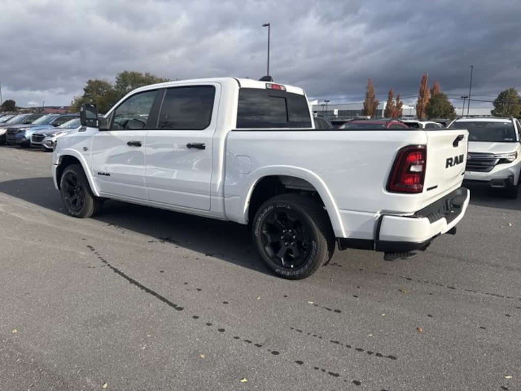 New 2026 Ram 1500 BIG HORN CREW CAB 4X4 5'7 BOX Pickup