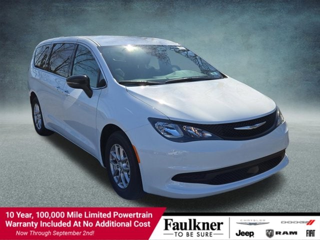 2026 Chrysler Voyager LX's photo