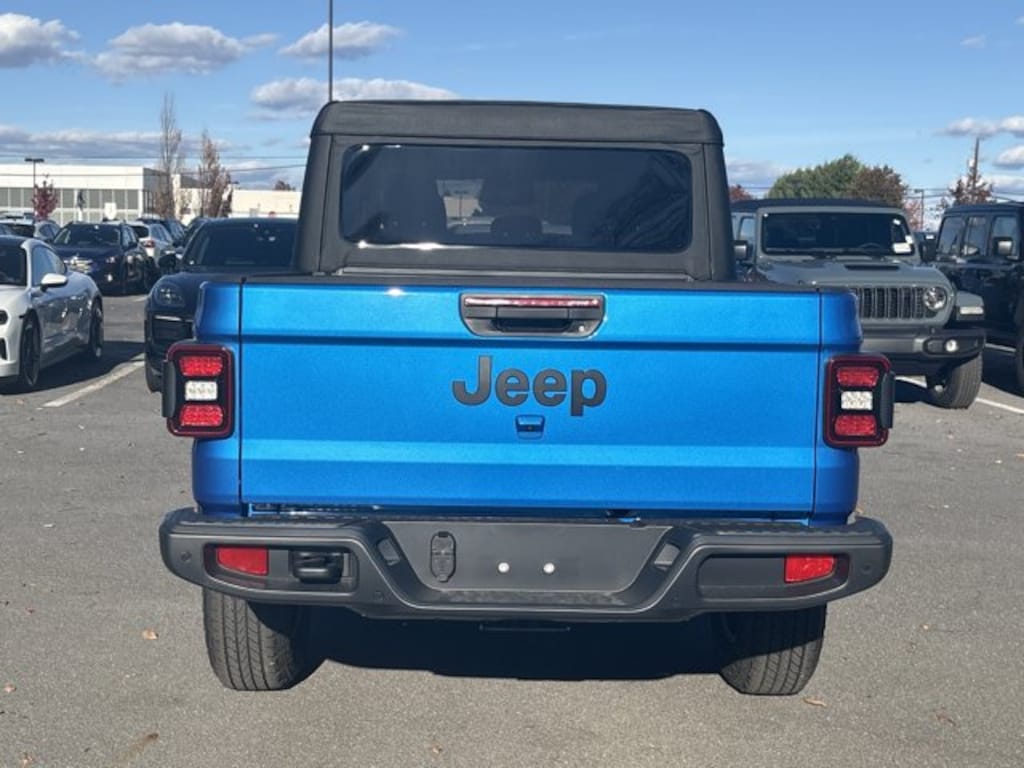 New 2026 Jeep Gladiator SPORT S 4X4 Pickup