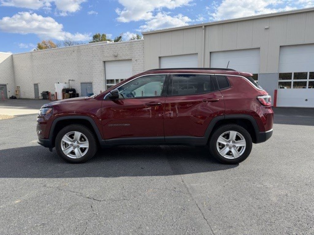 Used 2022 Jeep Compass Latitude SUV