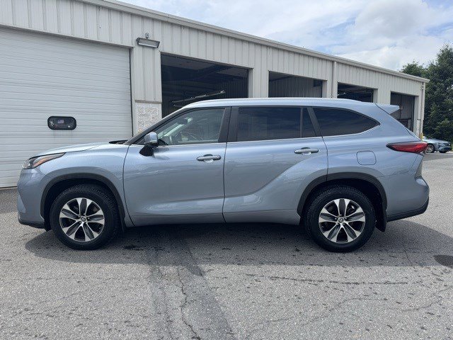 Used 2023 Toyota Highlander XLE with VIN 5TDKDRBH0PS047315 for sale in Mechanicsburg, PA