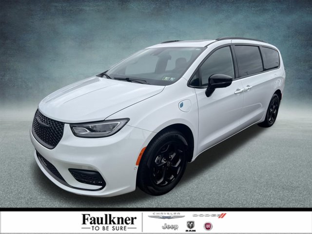 2025 Chrysler Pacifica Hybrid Select Premium S-Appearance PHEV's photo