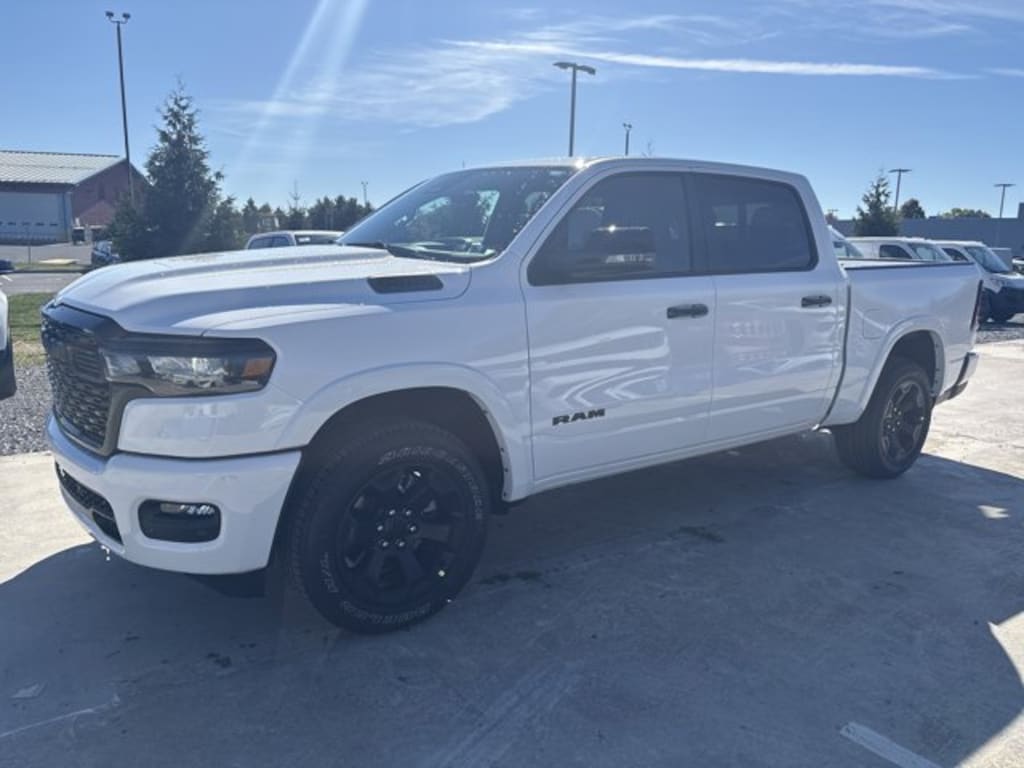 New 2025 Ram 1500 BIG HORN CREW CAB 4X4 5'7 BOX Pickup