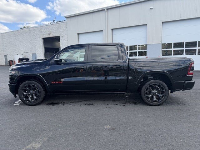 2022 Ram 1500 Limited photo 2