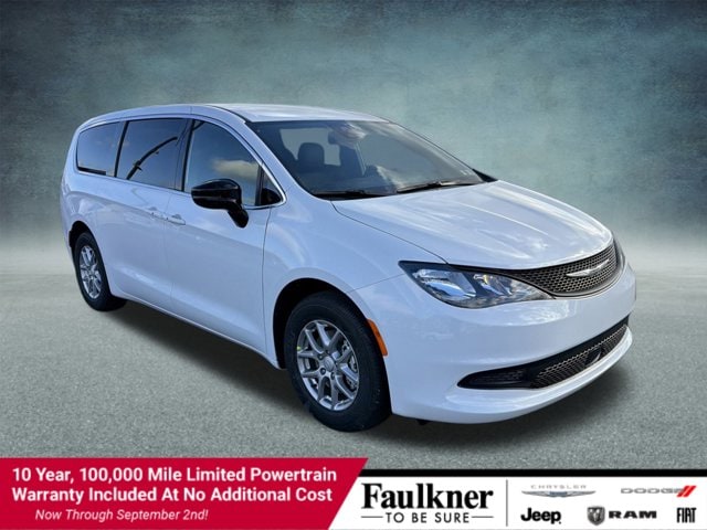 2026 Chrysler Voyager LX's photo