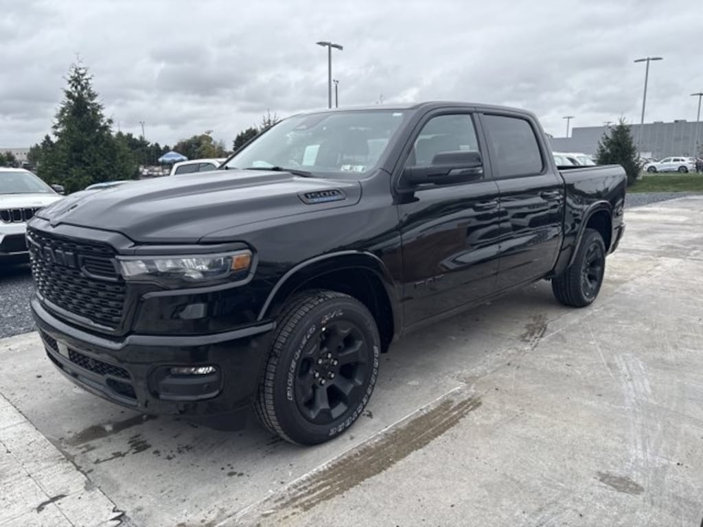 New 2025 Ram 1500 BIG HORN CREW CAB 4X4 5'7 BOX Pickup