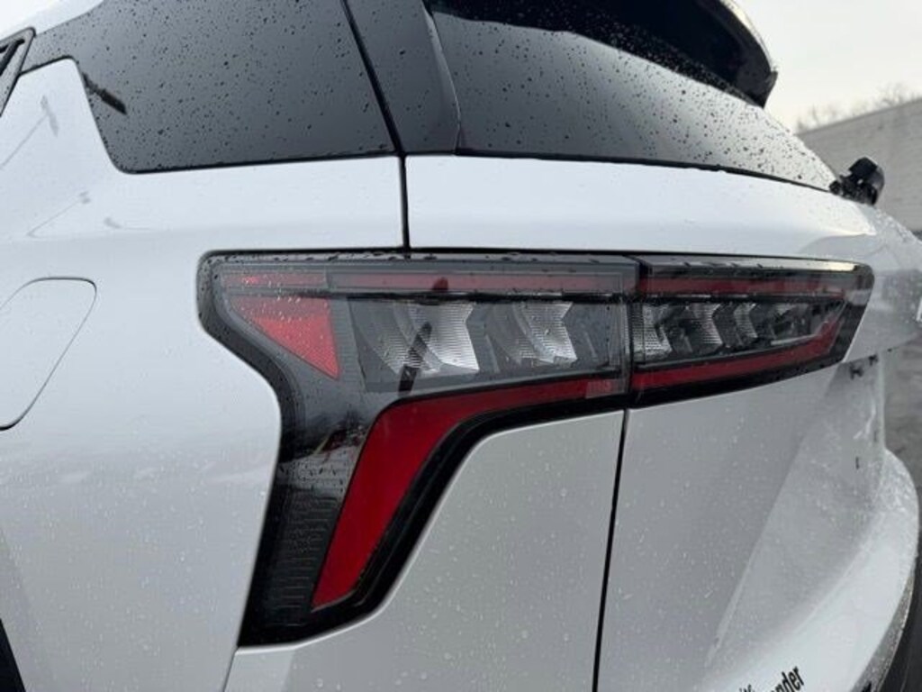 Used 2025 Chevrolet Equinox AWD ACTIV SUV