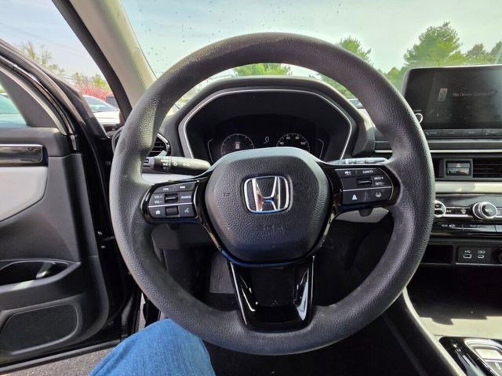 Used 2023 Honda Pilot LX SUV