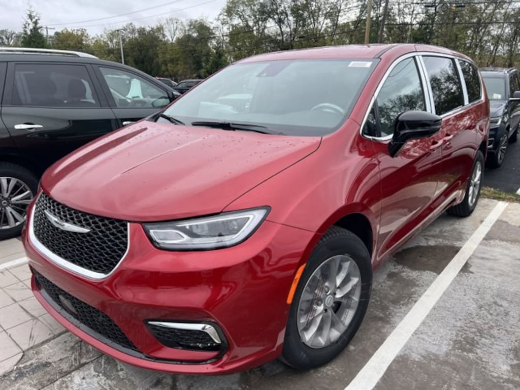 New 2026 Chrysler Pacifica SELECT AWD Passenger Van