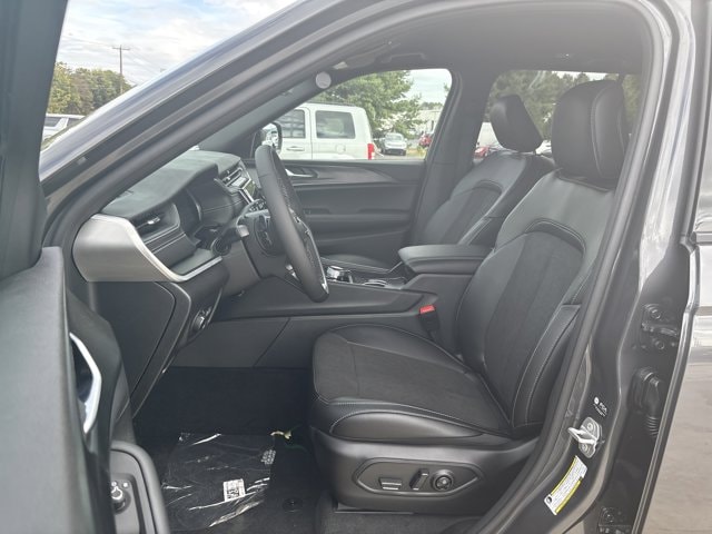 2025 Jeep Grand Cherokee Altitude - Photo 16