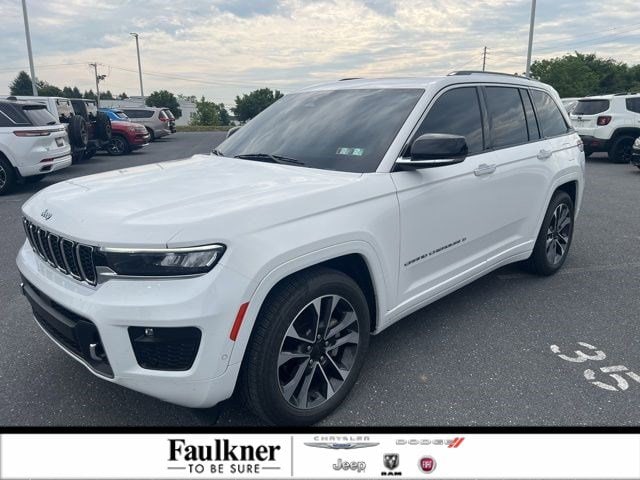 2023 Jeep Grand Cherokee Overland 4x4's photo