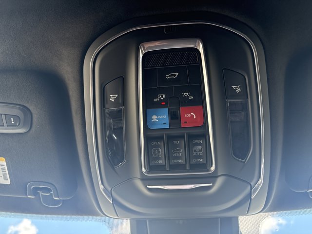 2025 Jeep Wagoneer S Launch Edition - Photo 30