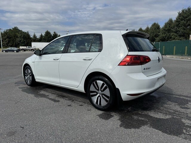 2016 Volkswagen e-Golf SE photo 2