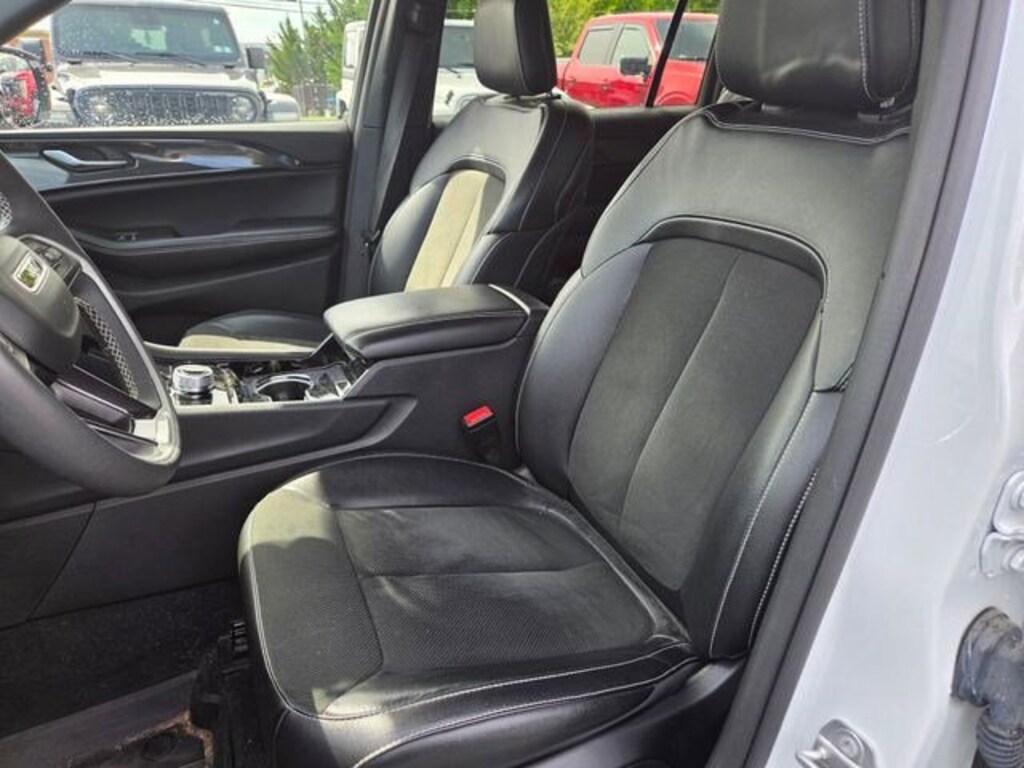 Certified 2023 Jeep Grand Cherokee Altitude SUV