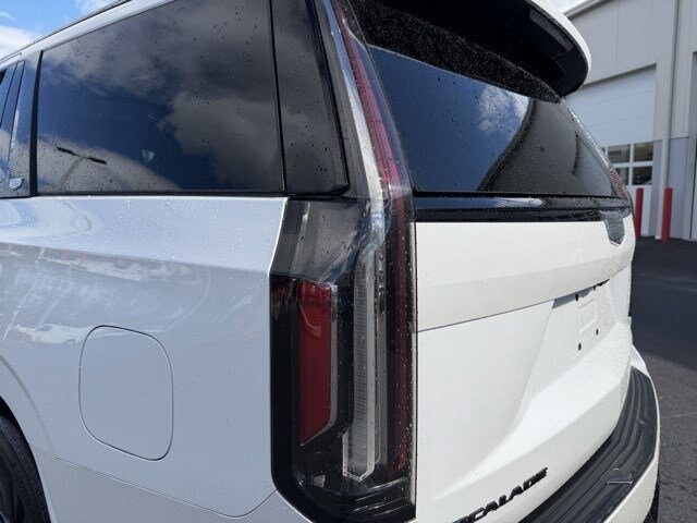 2024 Cadillac Escalade V-Series photo 4