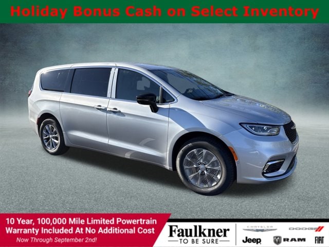 2026 Chrysler Pacifica Select's photo