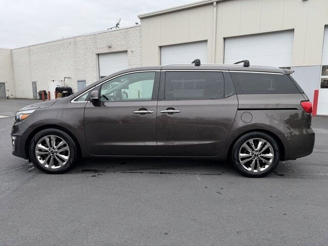 2015 Kia Sedona photo 2