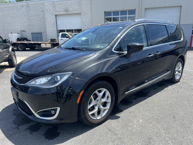 2018 Chrysler Pacifica Touring L Plus's photo