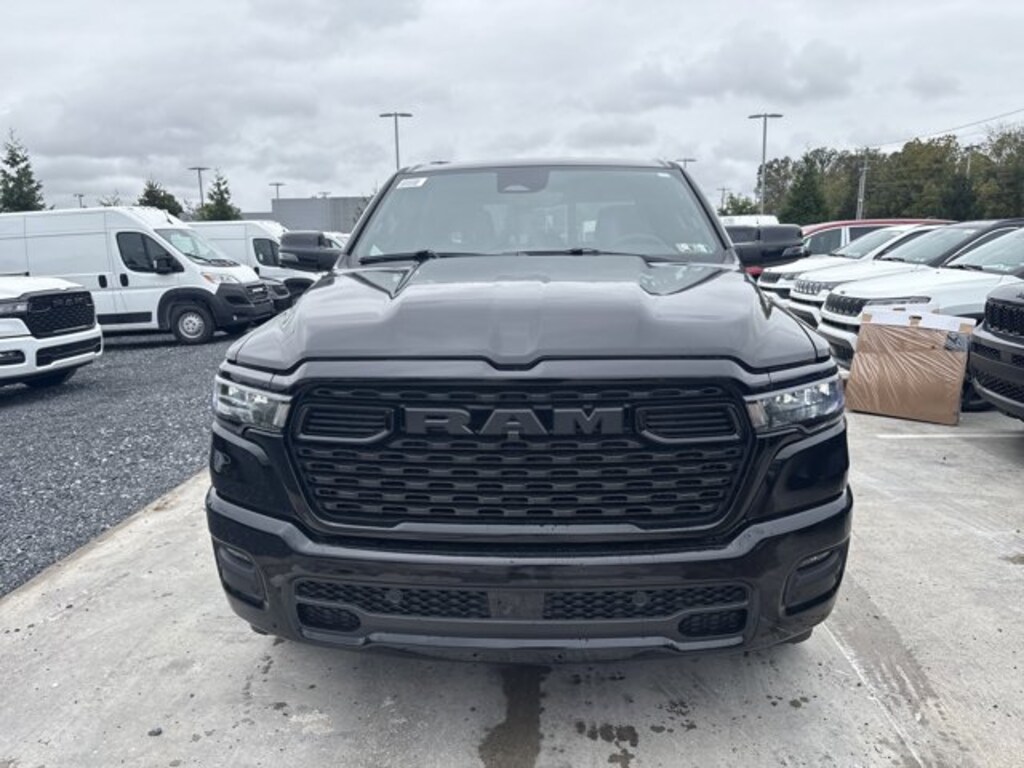 New 2025 Ram 1500 BIG HORN CREW CAB 4X4 5'7 BOX Pickup