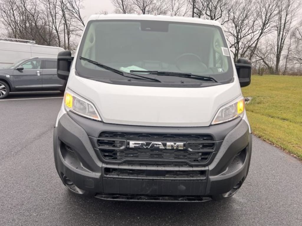 New 2025 Ram ProMaster PROMASTER 3500 TRADESMAN CARGO VAN LOW ROOF 136' W Cargo Van