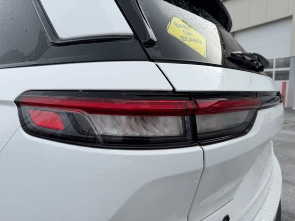 Used 2023 Jeep Grand Cherokee Limited SUV