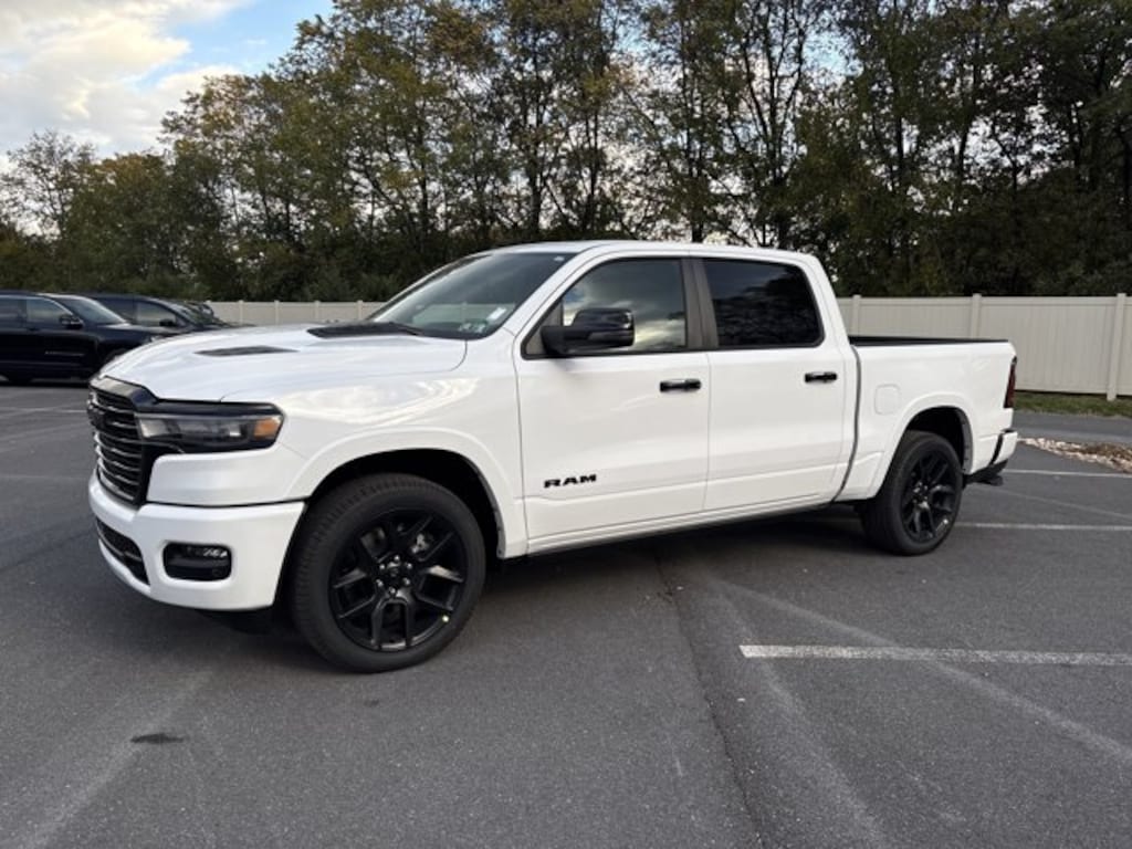 New 2026 Ram 1500 LARAMIE CREW CAB 4X4 5'7 BOX Pickup