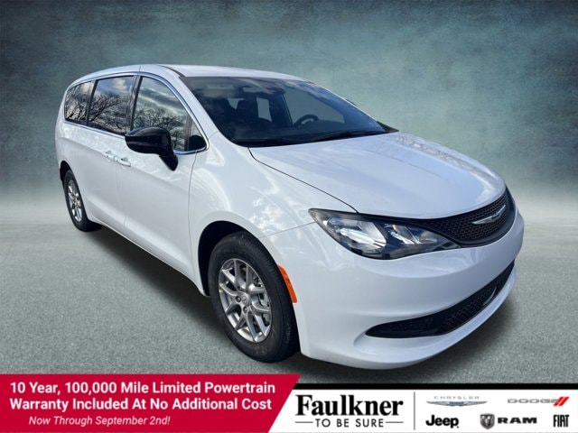 2026 Chrysler Voyager LX's photo