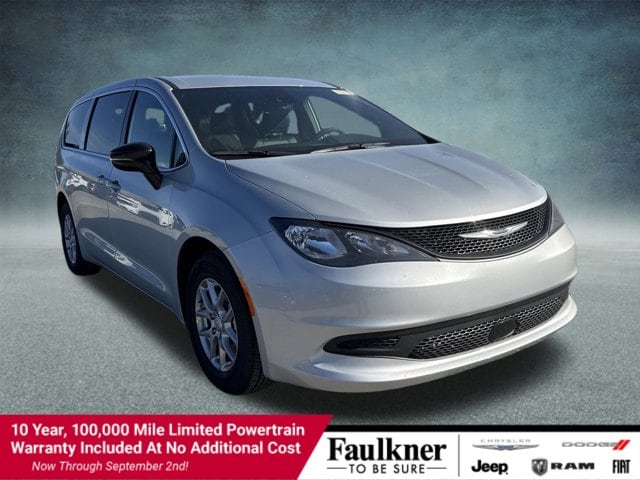 2026 Chrysler Voyager LX's photo