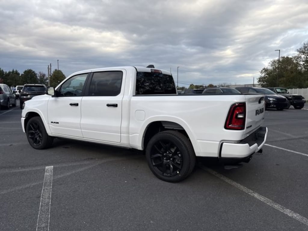 New 2026 Ram 1500 LARAMIE CREW CAB 4X4 5'7 BOX Pickup
