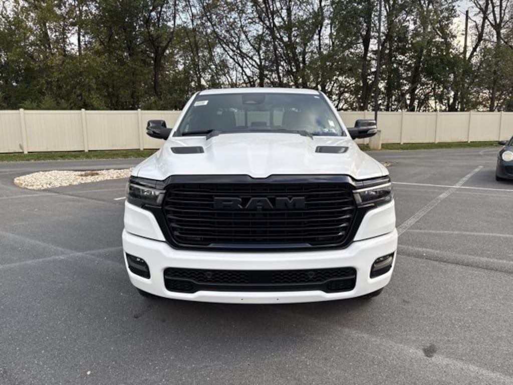New 2026 Ram 1500 LARAMIE CREW CAB 4X4 5'7 BOX Pickup