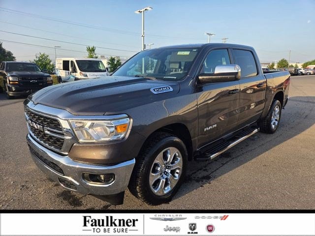2023 RAM 1500 Big Horn/Lone Star 4x4 Crew Cab 5'7's photo