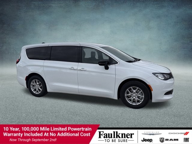 2026 Chrysler Voyager LX's photo