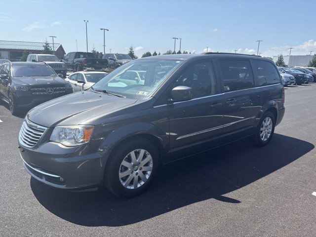 2016 Chrysler Town & Country Touring photo 3